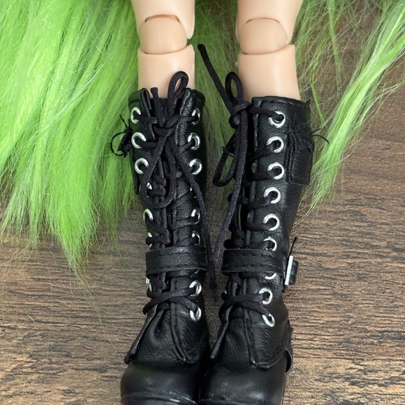 Rainbow High JADE HUNTER Fantastic Fashion Toy Doll Green & Black 2019 - Picture 6 of 13